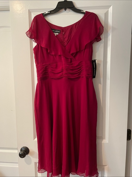 Donna Ricco Dresses & Skirts - Donna Ricco Ruffled V-Neck Magenta Midi Dress 100% silk